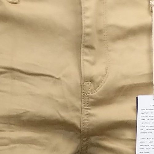 Laurie Felt Petite Wave Denim -Pocket Capri Zipper Detail Women's Jeans Gold